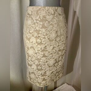 BR Ivory Beige Floral Lace Brocade Midi Pencil Skirt Winter Holiday Office Sz 0